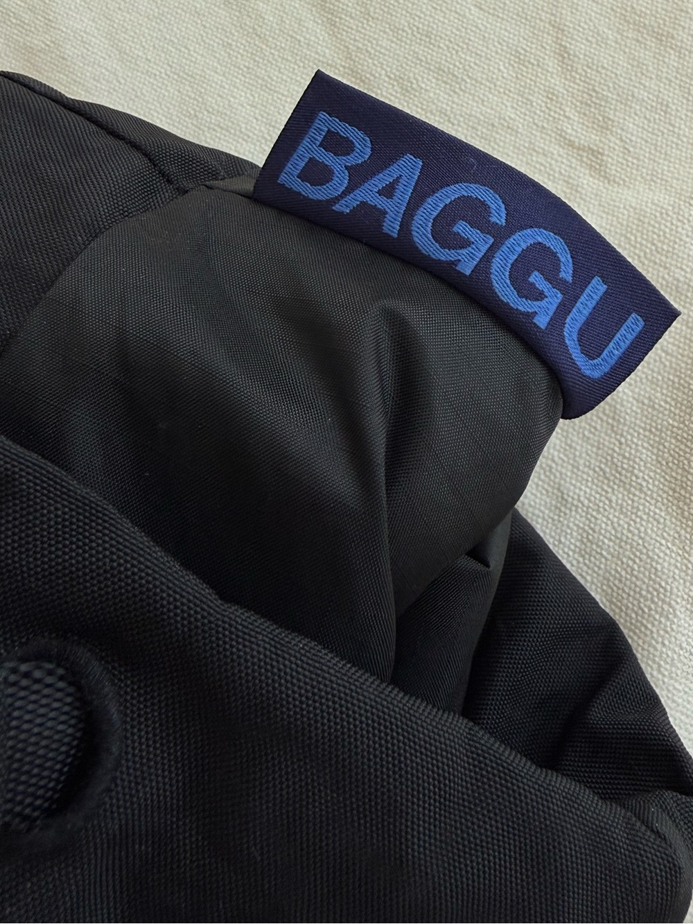 BAGGU Mini Nylon Bucket Bag LIKE NEW - Picture 8 of 9